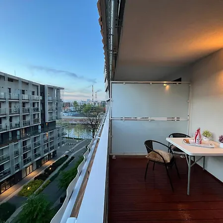 Family House By The River Odra -panoramic Terrace - 3room With 2 Separate Bedrooms And 2 Balconies By Wroapart-pl- Perfect For Family & Business 아파트